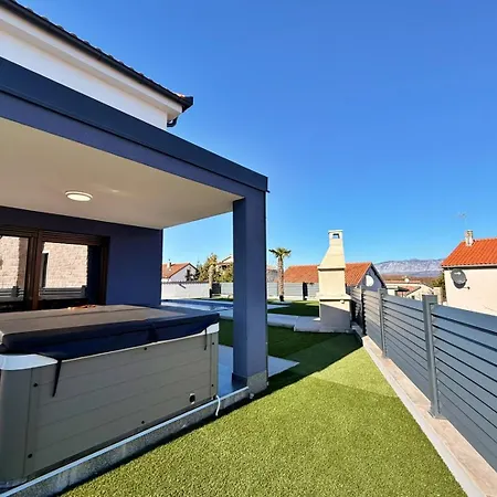 Kockar With Pool